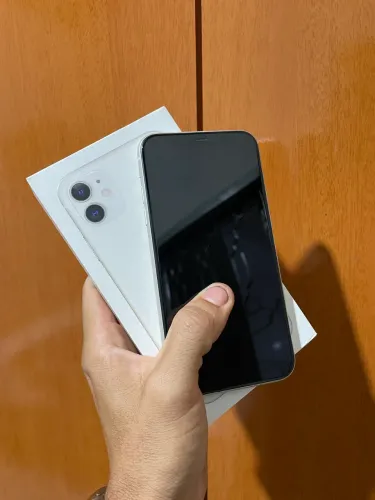 iPhone 11 64GB impecável