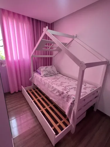 Cama infantil de madeira