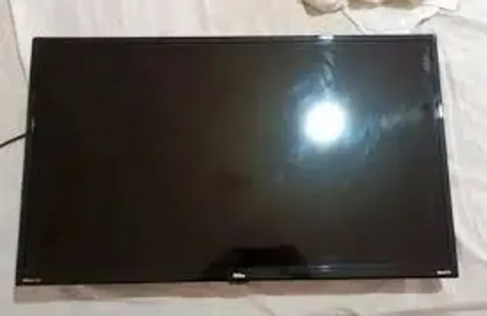Smart TV Philco 32" Roku TV LED - Completa e em ótimo estado!