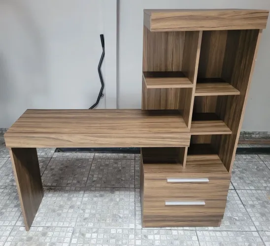 VENDO ESCRIVANINHA