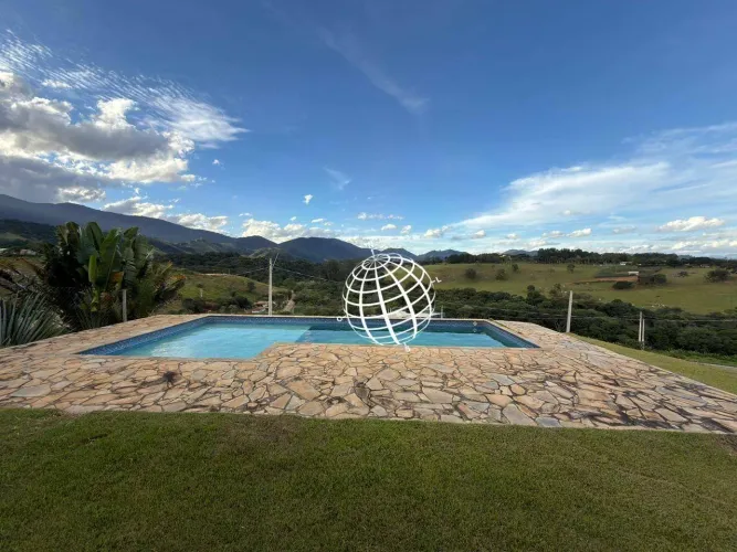 Casa com 3 dormitórios à venda, 188 m² por R$ 750.000,00 - Centro - Joanópolis/SP