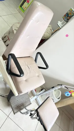 Vendo cadeira profissional para podologia, estética ou consultório