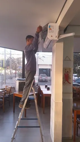 Instalação de arcondicionado e elétrica