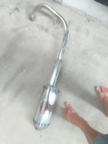 Escapamento de 150 em bom estado pra vender barato 