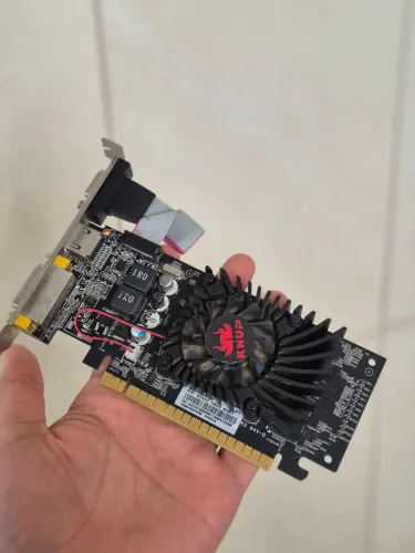 Placa de video GT 210 1gb Funcionando