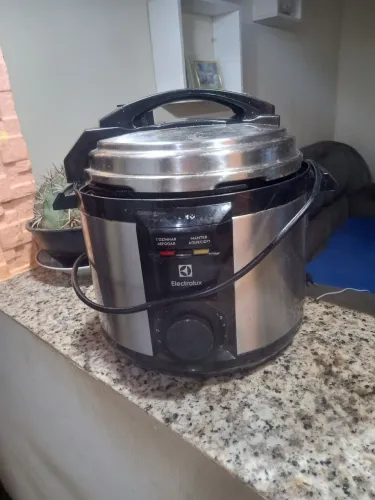 Panela de pressão elétrica Electrolux