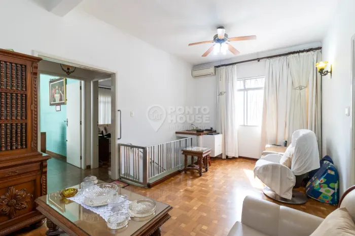 Casa térrea à venda bairro Jardim Saúde com 4 dormitórios, 2 banheiros e 4 vagas
