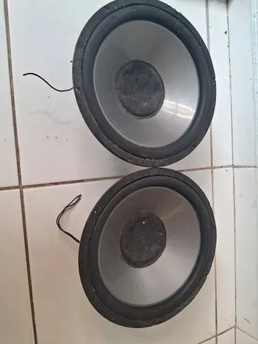 Vendo par de auto-falantes da Bravox por R$-300.