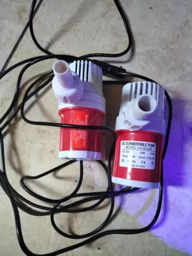 Vendo 2 bombas Dc-12v 1100 l/h para aquário ( Produto novo s / uso falta apenas a fonte 12