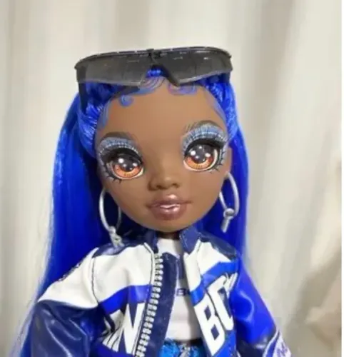 Boneca rainbow high coco