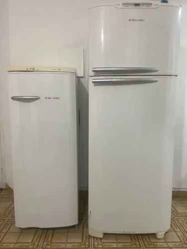 Leve duas geladeiras pelo preço de uma !!!!!