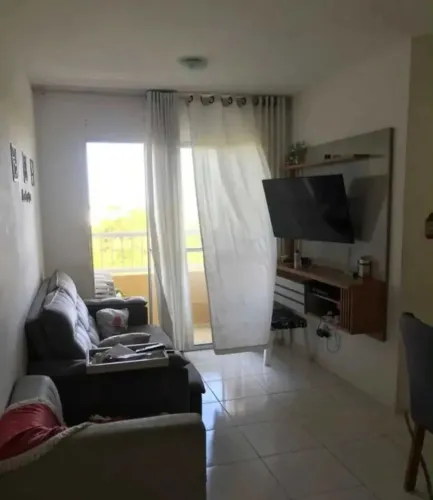 Ref. 552 (G) OPORTUNIDADE !Vende-se apartamento com varanda, elevador e piscina, B. Santo