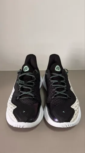 Tênis Curry 11 