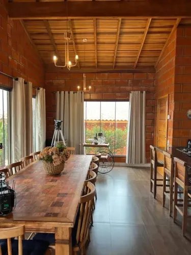 Casa de campo à venda tem 107 m² com 4 dormitórios - Mairinque