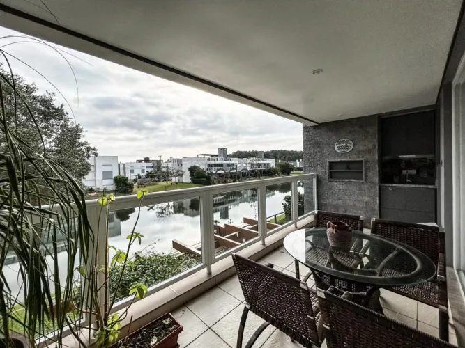 Apartamento mobiliado com 02 dormitórios no Condomínio Rossi Atlântida REF: