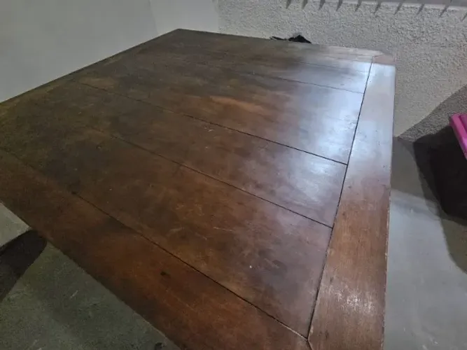Mesa madeira Maciça - 1,40x01,40 de Largura, 80 cm de altura.