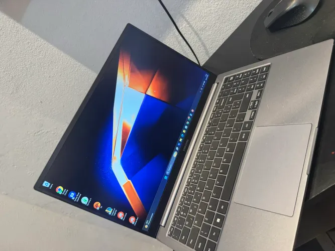 Notebook Samsung Galaxy Book4 Intel® U300