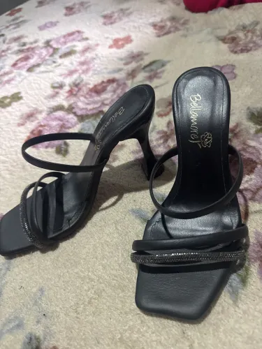 Vendo dois saltos um da bellamore e outro da vizano, um é 34 o outro 34/35