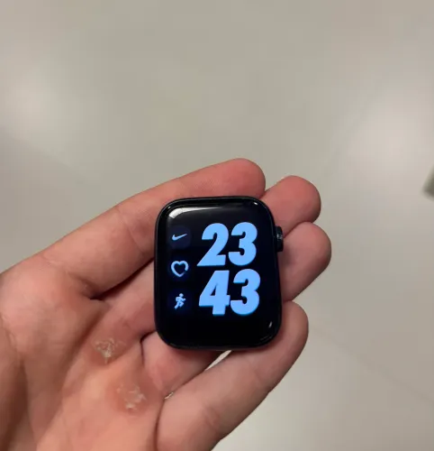 APPLE WATCH SE, 44mm, cor: Meia-noite, 97% da bateria + Carregador