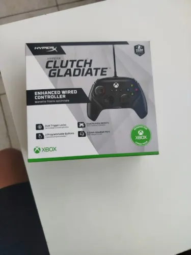 Controle HyperX Clutch Gladiate para Xbox Series X/S, Xbox One e PC - Com Fio