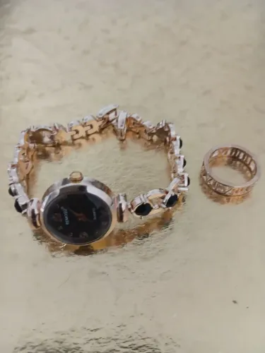 RELÓGIO COM PEDRA DE DIAMANTE MAIS ANEL GRÁTIS 