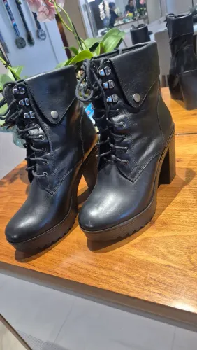 Bota Couro Arara Brasil