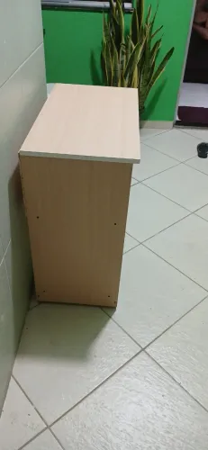 Mesa de computador toda na fórmica 