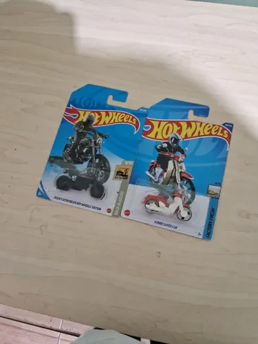 Moto hot wheels