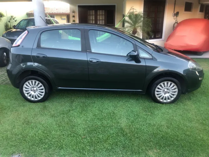 Fiat Punto Attractive 1.4 Fire Flex 8V 5P 2014