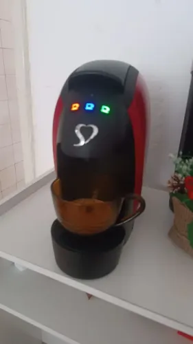 Cafeteira expresso três corações Lov