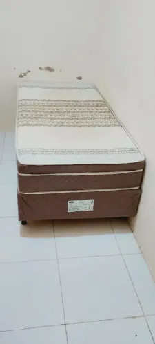 CAMA BOX - BASE + COLCHÃO - POUCO USADA