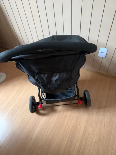 Carrinho de bebê cosco 
