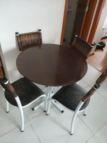 Mesa com cadeira