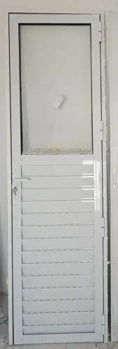 Porta alumínio 2,10 X 0,70