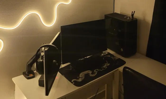 SETUP GAMER COMPLETO 2 MONITORES 240HZ E 75HZ - MESA - BRAÇO MECÂNICO