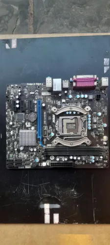 Placa mãe MSI H61M-P21(B3) usada (Sem o processador)