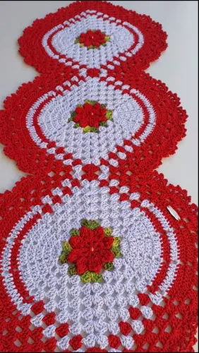 Caminho de Mesa em Crochê Artesanal