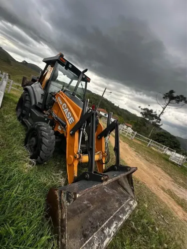 Retroescavadeira Case 580n 4x4 ano 2021