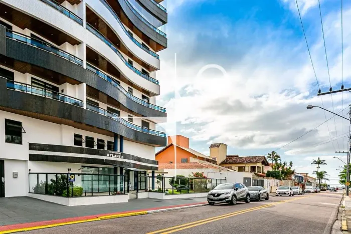 Apartamento Duplex 3 suítes no Balneário Estreito