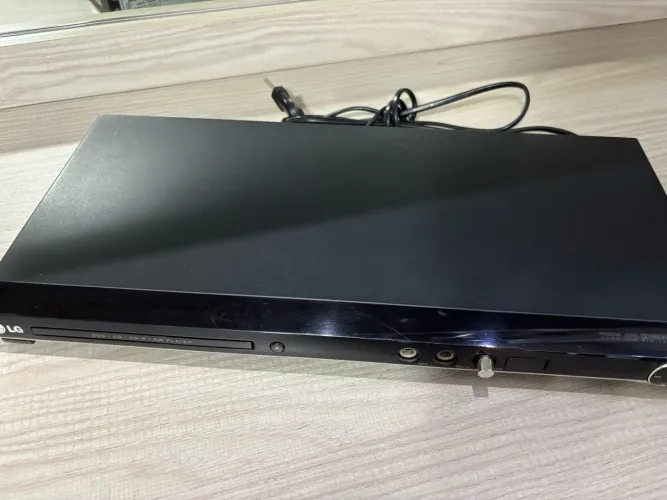 DVD player LG modelo DV383