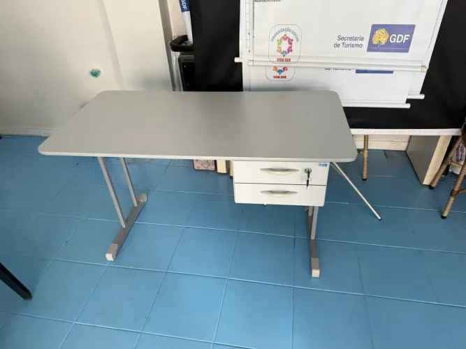 Mesa reta 1,20x0,60 cinza ou preta novo com 2 gavetas