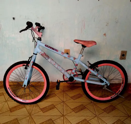 Bicicleta infantil feminina aro 15.
