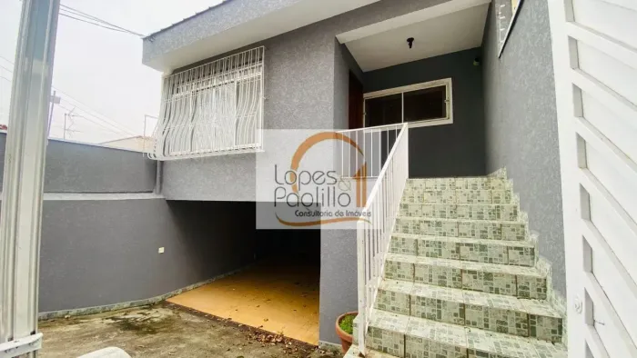 No centro de Atibaia, você encontra essa maravilhosa casa à venda!! Venha conhecer!