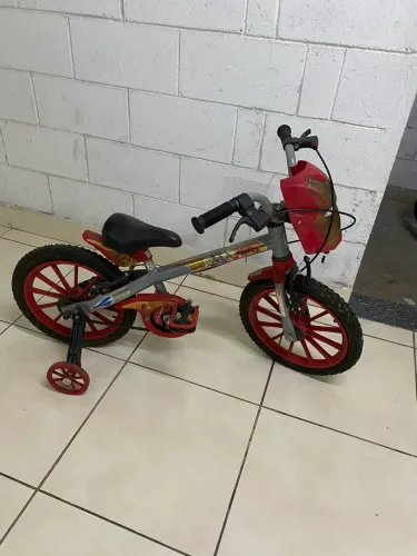 Bicicleta infantil ?Homem de Ferro?