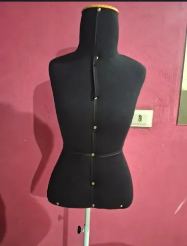 Manequim de costura vitrine