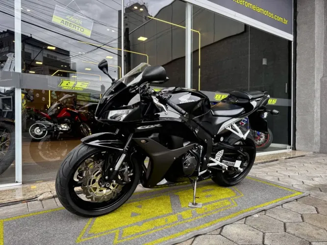 HONDA CBR 600 RR