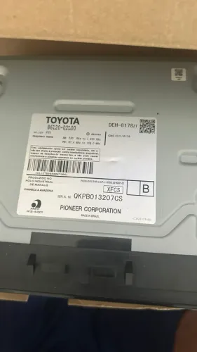 CD e rádio para carro na caixa