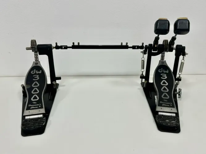 Pedal duplo DW 3000 corrente dupla, otimo estado 