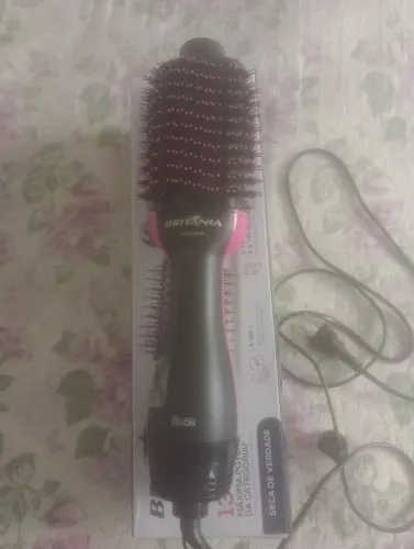 Escova secadora Britânia ( pouco usada)