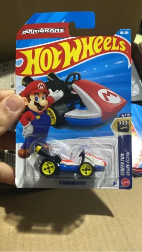 Hot wheels Ferrari e mario